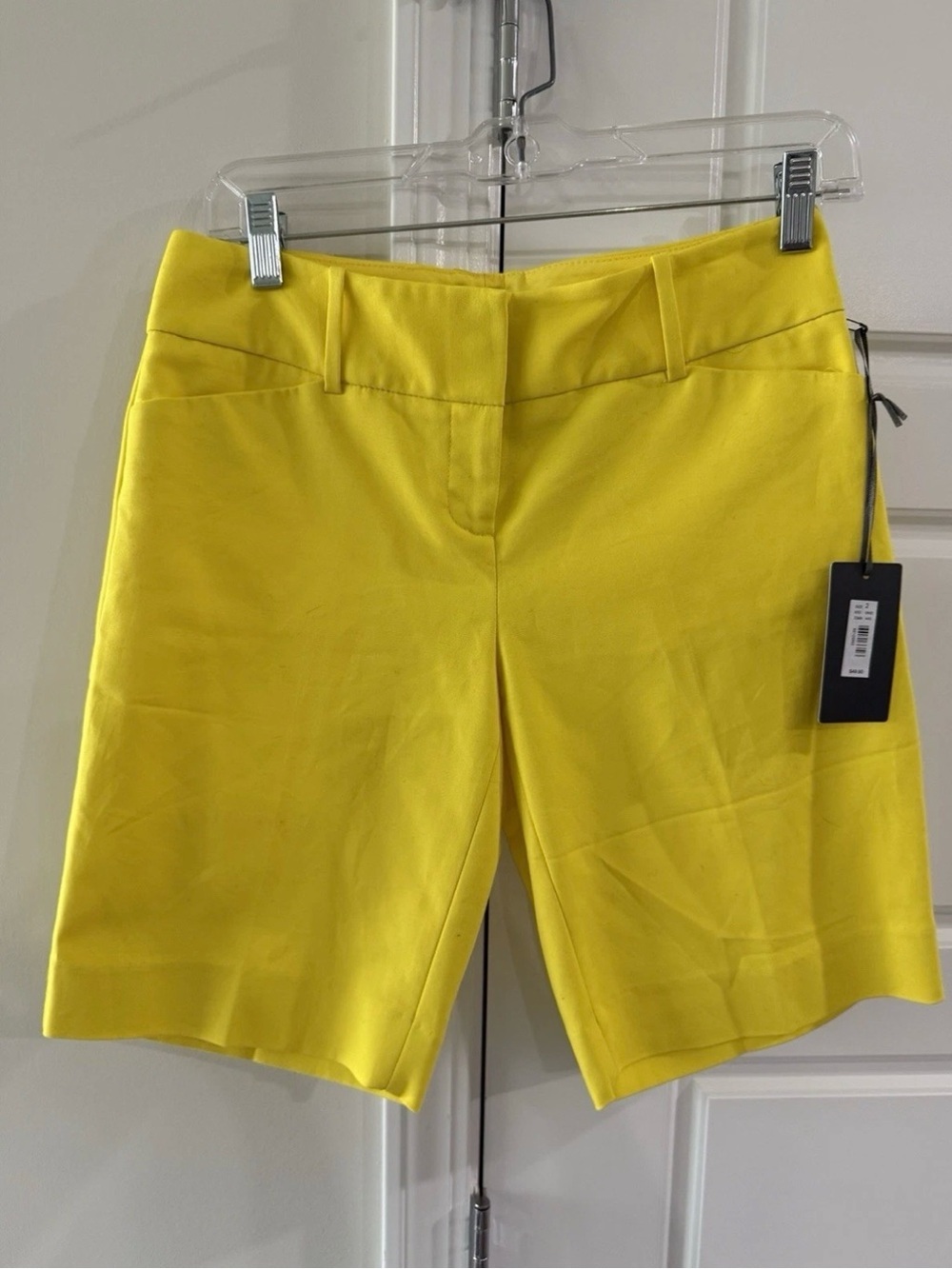 Outback Red Bright Yellow Women’s Shorts Size 2 Preppy Travel Cruise NWT
